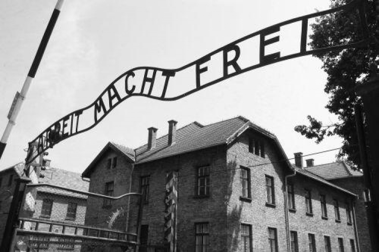 Brama KL Auschwitz. Fot. PAP/J. Bednarczyk 