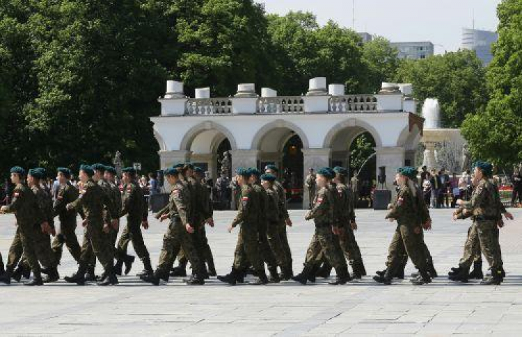 Ślubowanie uczniów klas mundurowych. Fot. PAP/P. Supernak Ślubowanie uczniów klas mundurowych. Fot. PAP/P. Supernak