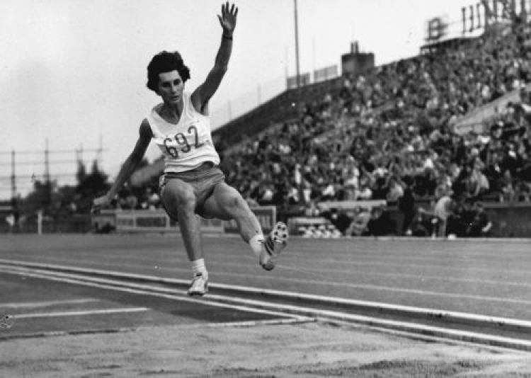 Irena Szewińska na stadionie "Skry". Warszawa 06.1971. Fot. PAP/CAF/Z. Matuszewski