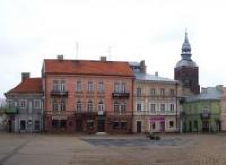 Panorama rynku na starym mieście w Piotrkowie Trybunalskim. Fot. Wikimedia Commons