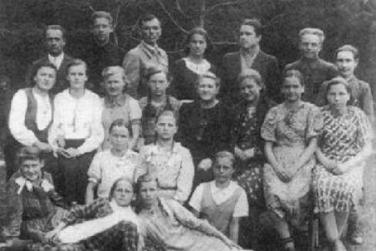 Fotografia z okładki "Kresowa księga sprawiedliwych 1939–1945". Źródło: IPN