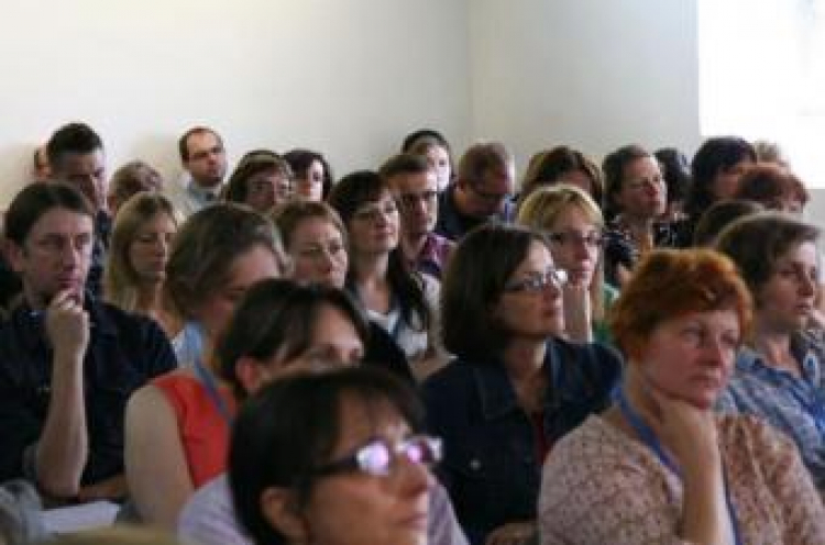 Uczestnicy VIII Szkoły Letniej Nauczanie o Holokauście podczas uroczystości otwarcia seminarium. Fot. Aleksandra Kalisz