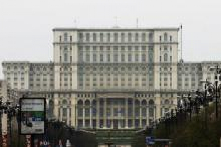 Dawny Pałac Ludowy w Bukareszcie. Fot.PAP/EPA/R.Gehemet