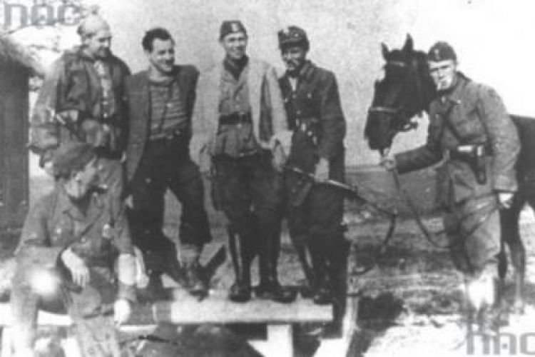 Żołnierze 51 Pułk Piechoty podczas akcji "Burza" - Okręg Tarnopol Armii Krajowej. Lipiec, 1944 r. Fot. NAC