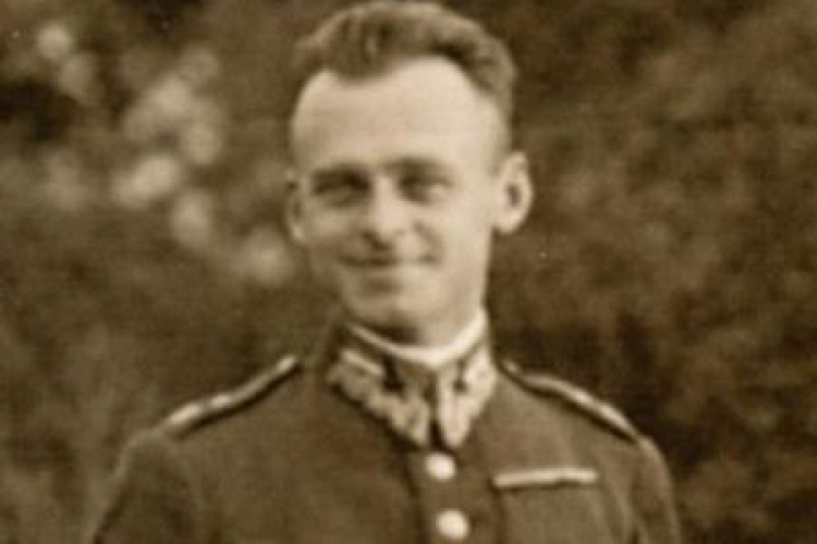 Witold Pilecki. Okładka książki Marco Patricellego "Ochotnik".