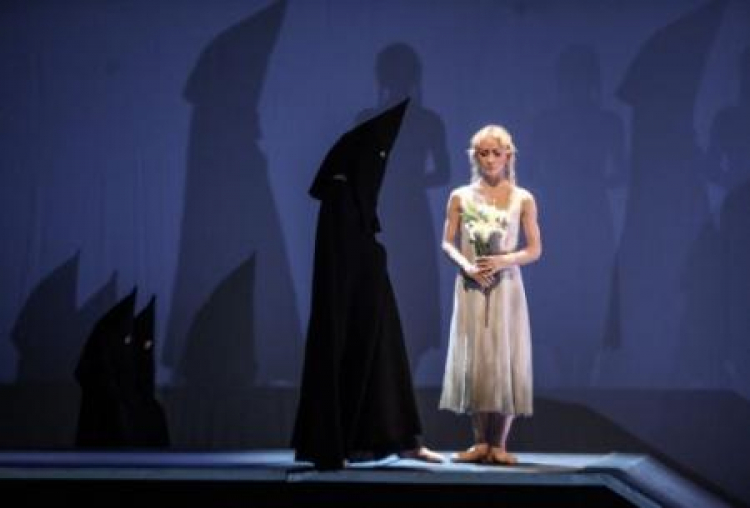 Próba spektaklu "Hamlet" w choreografii Jacka Tyskiego, w Teatrze Wielkim - Operze Narodowej. Fot. PAP/J. Kamiński