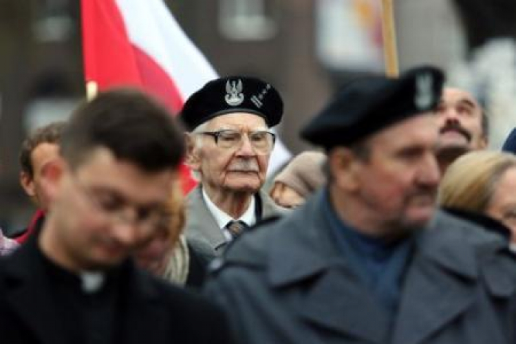 Tablicę ku czci Ofiar Obozu KL Warschau odsłonięto na dziedzińcu Muzeum Więzienia Pawiak w Warszawie. Fot. PAP/T. Gzell