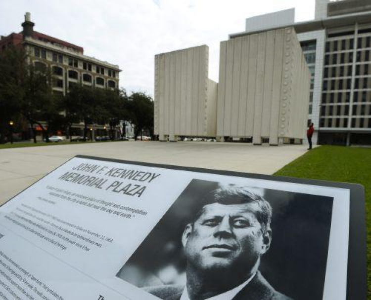 Pomnik Johna F. Kennedy'ego w Dallas. Fot. PAP/EPA
