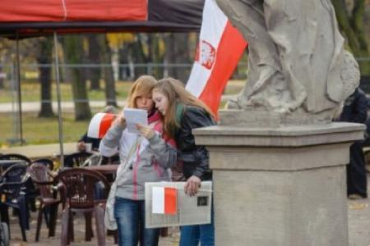 Ubiegłoroczni uczestnicy gry przestrzennej organizowanej przez MHP w Ogrodzie Saskim. Fot. MHP/M.Szachowski