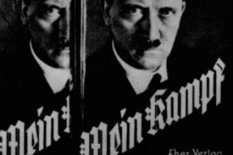 Okładka książki "Mein Kampf" z podobizną Adolfa Hitlera. Fot. NAC Okładka książki "Mein Kampf" z podobizną Adolfa Hitlera. Fot. NAC