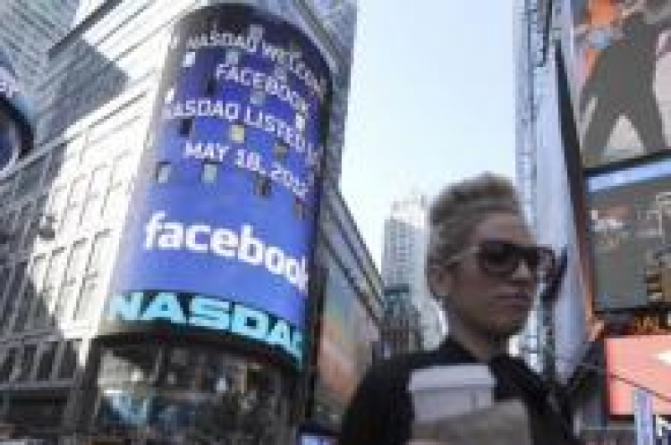 Reklama Facebooka na budynku nowojorskiej giełdy papierów wartościowych. Fot. PAP/EPA