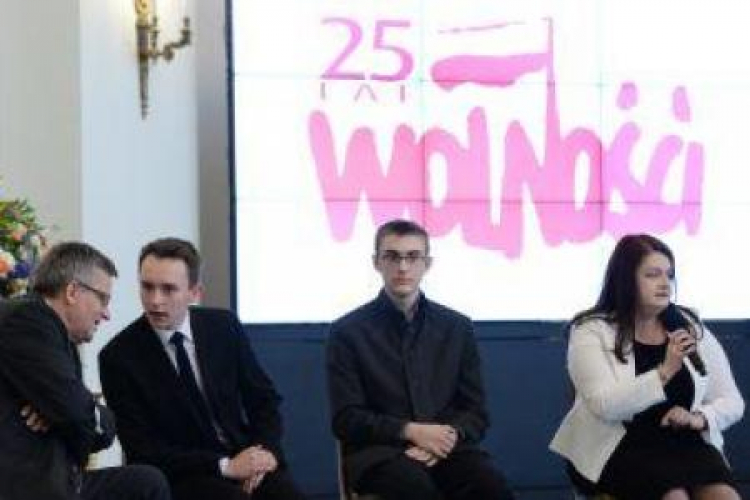 Prezydent Bronisław Komorowski podczas potkania z licealistami z Jarosławia. Fot. PAP/J. Turczyk