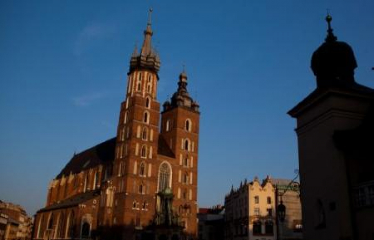 Rynek Główny i Kościół Mariacki w Krakowie. Fot. PAP/S. Rozpędzik