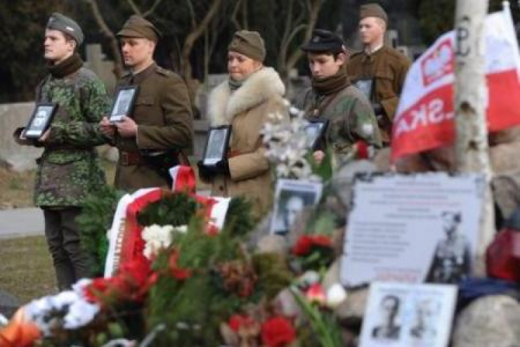 Uroczystości w Kwaterze "Ł" Cmentarza Wojskowego na Powązkach w Warszawie. Fot. PAP/G. Jakubowski