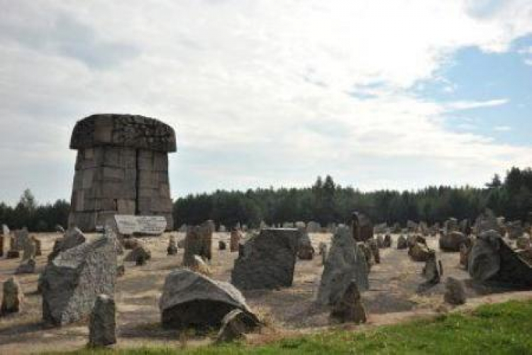 Pomnik na terenie dawnego obozu w Treblince. Fot. PAP/P.Piątkowski