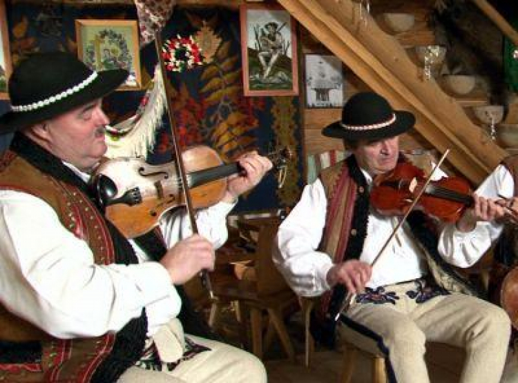 Zespół Zakopiany. Źródło: Festiwal „Wszystkie Mazurki Świata” Zespół Zakopiany. Źródło: Festiwal „Wszystkie Mazurki Świata”