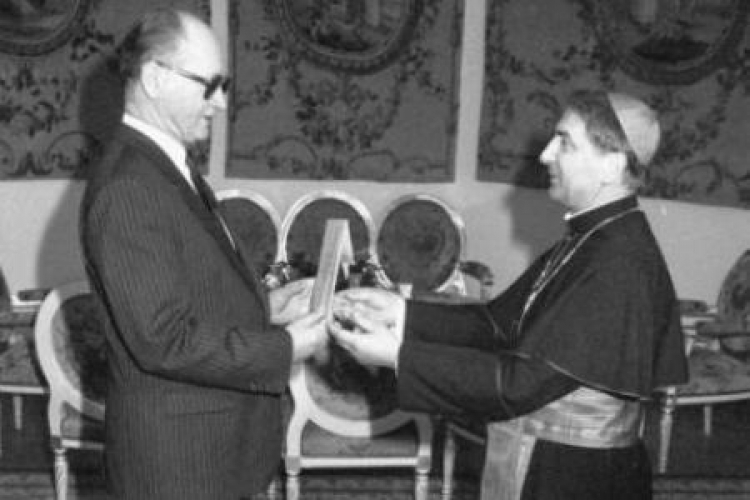 Nuncjusz apostolski abp Józef Kowalczyk i prezydent Wojciech Jaruzelski. Warszawa 06.12.1989. Fot. PAP/G. Rogiński