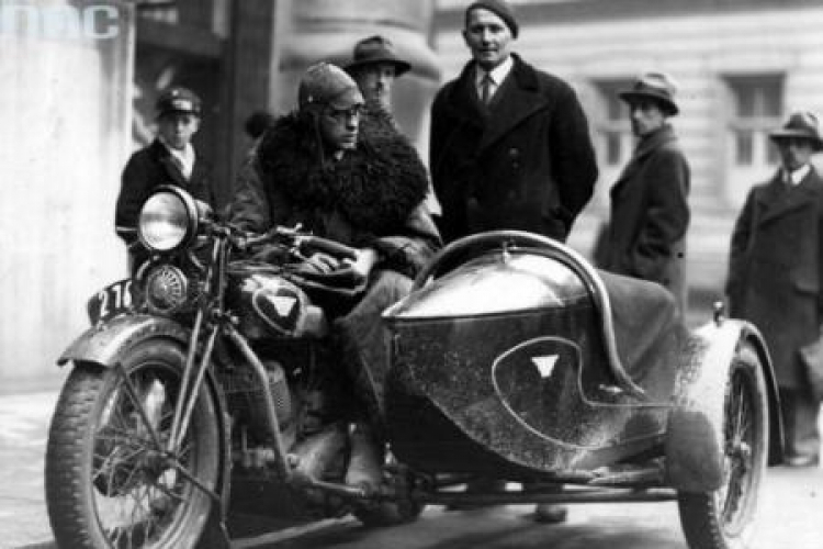 Polski motocykl Sokół 600 wyprodukowany przez CWS Warszawa. 1934 r. Fot. NAC