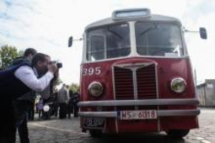 Jedna z atrakcji zlotu będzie odrestaurowany autobus chausson. Fot. PAP/J.Kamiński Jedna z atrakcji zlotu będzie odrestaurowany autobus chausson. Fot. PAP/J.Kamiński