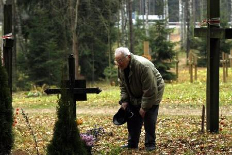 Cmentarz w Kuropatach. Fot. PAP/EPA