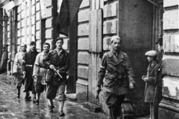 Pierwszy dzień powstania warszawskiego. Nz. patrol porucznika Stanisława Jankowskiego ps. Agaton. Fot. PAP/Reprodukcja Pierwszy dzień powstania warszawskiego. Nz. patrol porucznika Stanisława Jankowskiego ps. Agaton. Fot. PAP/Reprodukcja