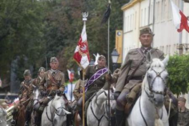 Zakończenie 49. Marszu Szlakiem I Kompanii Kadrowej na placu Wolności w Kielcach. Fot. PAP/M. Walczak