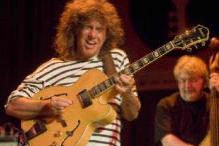 Pat Metheny na Warsaw Summer Jazz Days w 2010 r. Fot. PAP/P. Kula