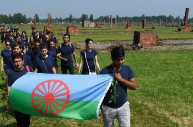 Obchody Dnia Pamięci o Zagładzie Romów na terenie byłego niemieckiego obozu Auschwitz-Birkenau. Fot. PAP/J. Bednarczyk