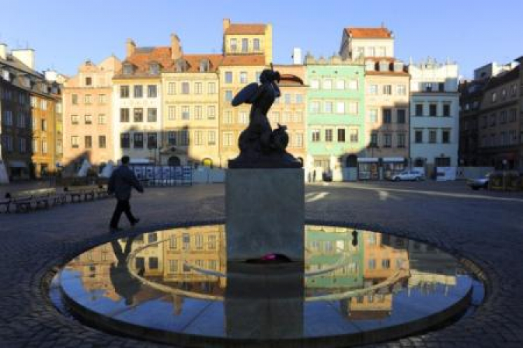 Rynek Starego Miasta. Pomnik Syrenki. Fot. PAP/A. Rybczyński