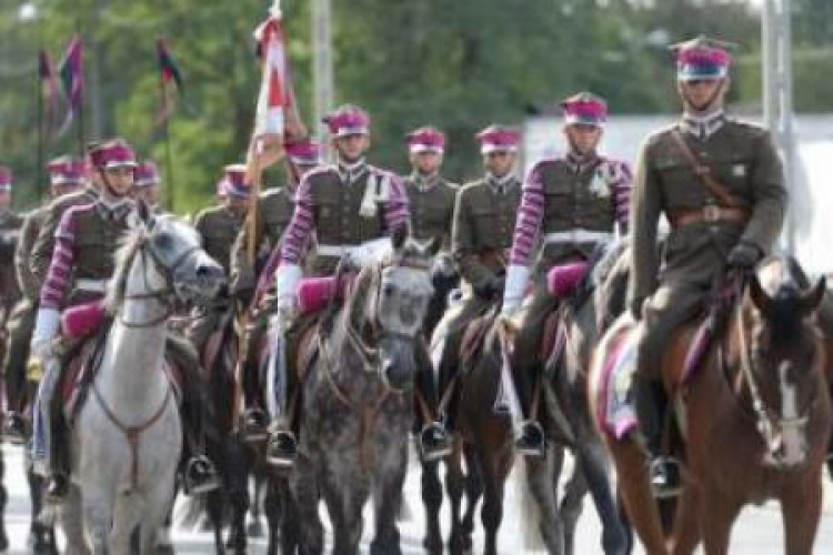 Przemarsz formacji kawaleryjskich ulicami Warszawy z okazji Święta Kawalerii Polskiej w 2012 r. Fot. PAP/B. Zborowski