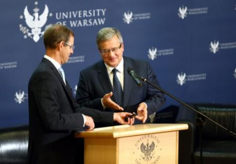 Prezydent Bronisław Komorowski i rektor UW prof. Marcin Pałys. Fot. PAP/T. Gzell Prezydent Bronisław Komorowski i rektor UW prof. Marcin Pałys. Fot. PAP/T. Gzell