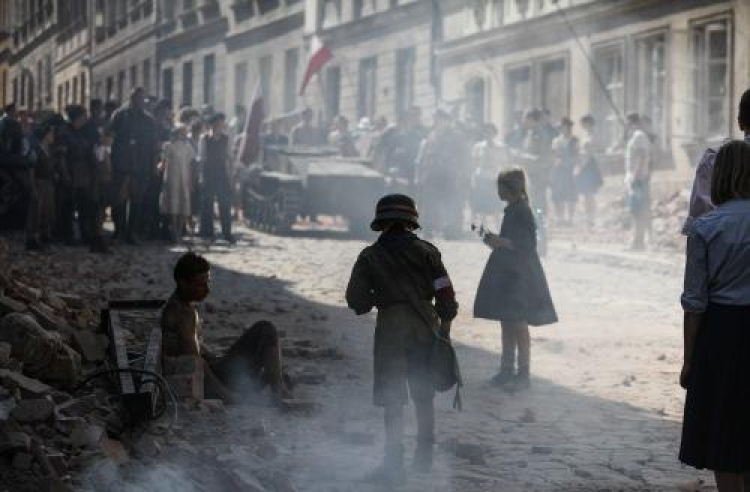 Plan zdjęciowy filmu "Miasto '44", na ulicy Mostowej w Warszawie. Fot. PAP/J. Kamiński