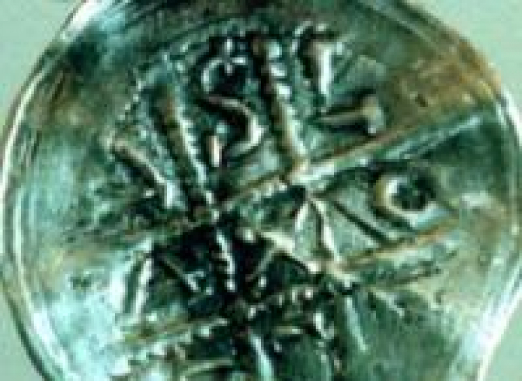 Jedna ze średniowiecznych monet odnalezionych w Głogowie. oneta PAP/CAF/A. Hawałej
