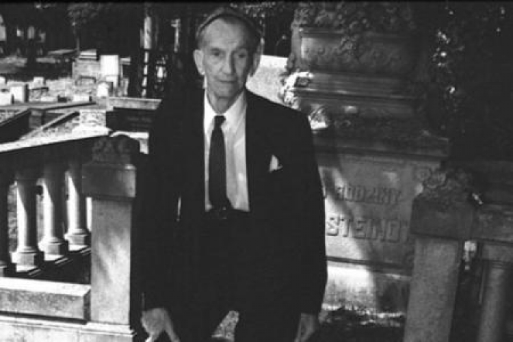 Jan Karski na Cmentarzy Żydowskim w Łodzi. Fot. PAP/CAF/C. Pecold