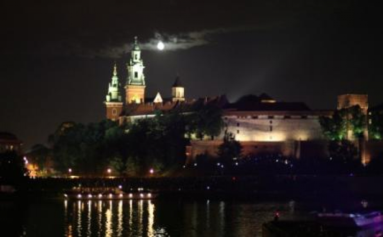 Widok z Wisły na Wawel. Fot. PAP/J. Bednarczyk