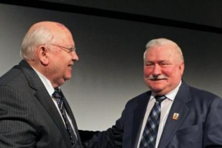 Michaił Gorbaczow i Lech Wałęsa. Fot. PAP/P. Wittman