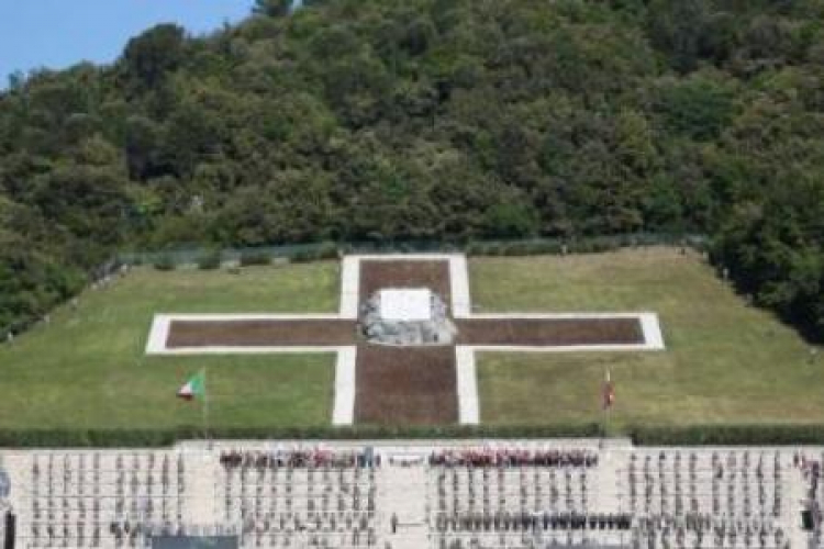 Polski Cmentarz Wojenny na Monte Cassino. Fot. PAP/L. Szymański