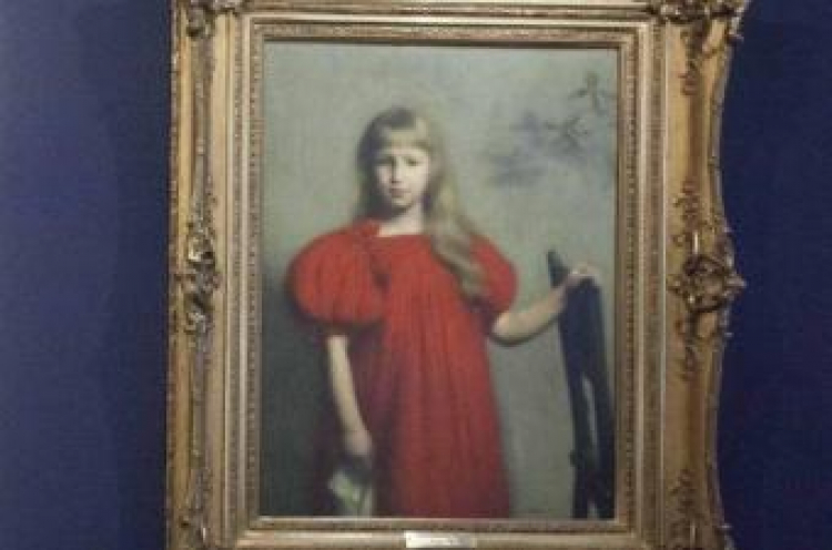 „Portret dziewczynki w czerwonej sukience” Józefa Pankiewicza. Fot. PAP/M. Walczak 