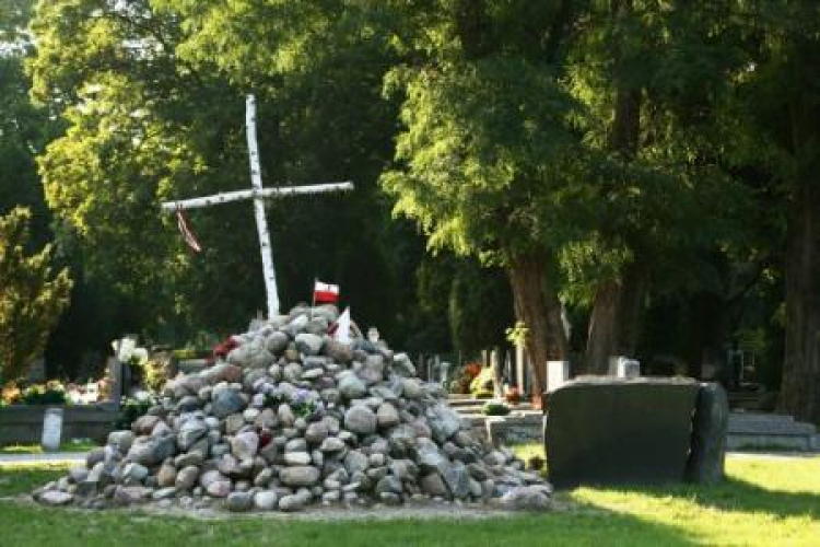 Kwatera na Łączce Cmentarza Wojskowego na Powązkach w Warszawie. Fot. PAP/T. Gzell