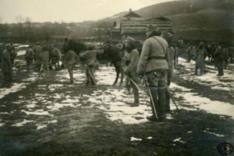 Artyleria 1 Pułku Piechoty Legionów Polskich podczas przerwy w walkach pod Marcinkowicami. 6.12.1914 r. Fot. CAW