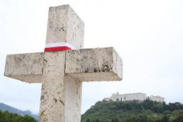 Polski Cmentrz Wojenny na Monte Cassino. Fot. PAP/L. Szymański