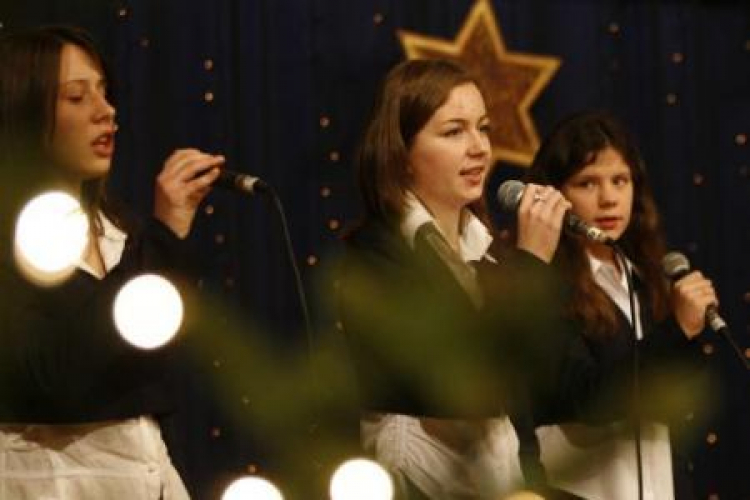 Schola Gaudium z Dąbrowy Górniczej podczas XIII Ogólnopolskiego Festiwalu Kolęd i Pastorałek. Fot. PAP/A. Grygiel