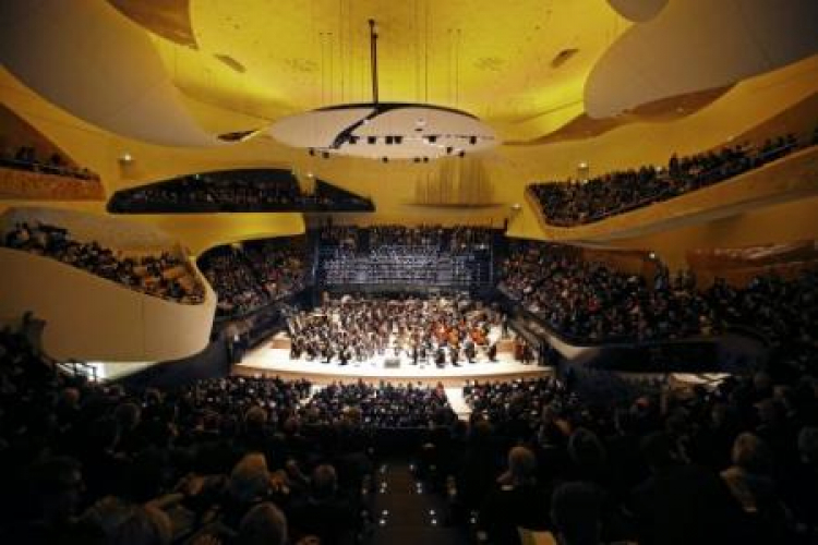 Nowea paryska filharmonia w Parc de la Villette. Fot. PAP/EPA