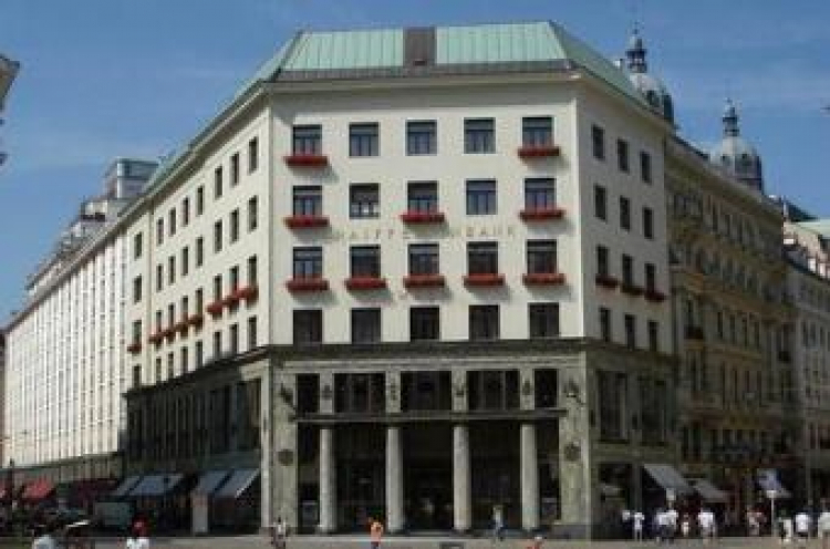 Jeden z projektow Loosa. Źródło: austria-lexicon Jeden z projektow Loosa. Źródło: austria-lexicon