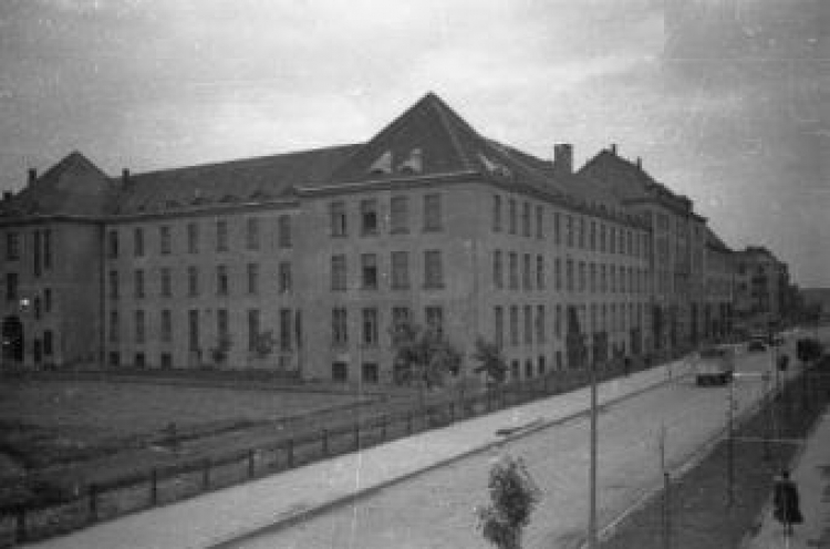 Budynek Politechniki Łódzkiej w 1948 r. Fot. PAP/CAF