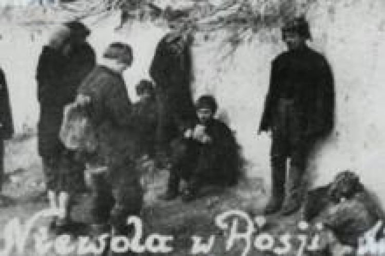 Zesłańcy polscy w Związku Sowieckim. 1941 r. Fot. NAC