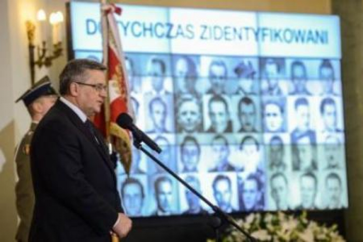 Prezydent Bronisław Komorowski na uroczystości ogłoszenia nazwisk zidentyfikowanych ofiar komunizmu. Fot.PAP/J. Kamiński