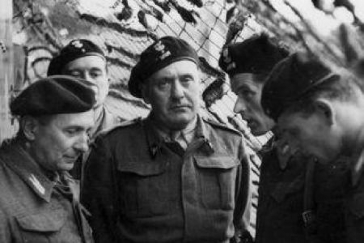 gen. Stanisław Maczek, dowóca 1. Dywizji Pancernej. Lipiec, 1944 r. Fot. NAC
