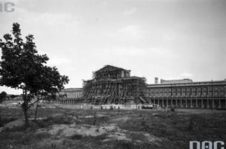 Odbudowa Teatru Wielkiego w Warszawie 1956 r. Źródło: NAC