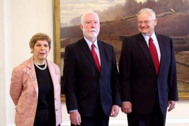 Od lewej: Krystyna Piórkowska, John Huff Van Vliet III i Robert Stewart. Fot. PAP/L. Szymański